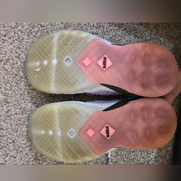 Nike LeBron XVIII 18 Purple White Black Red CW2760 900 basketball sneakers shoes - Picture 6 of 7